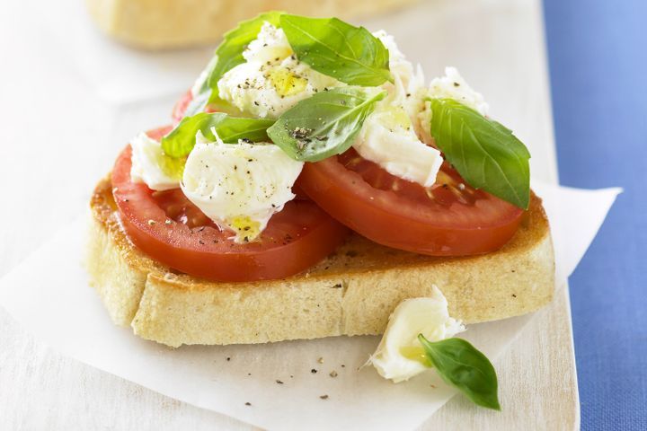 Cooking Vegetarian Tomato, bocconcini and basil bruschetta