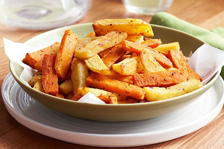 Cooking Vegetarian Two-toned spiced chips