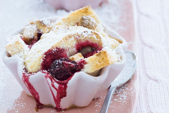 Cooking Vegetarian White chocolate & raspberry bread & butter puddings