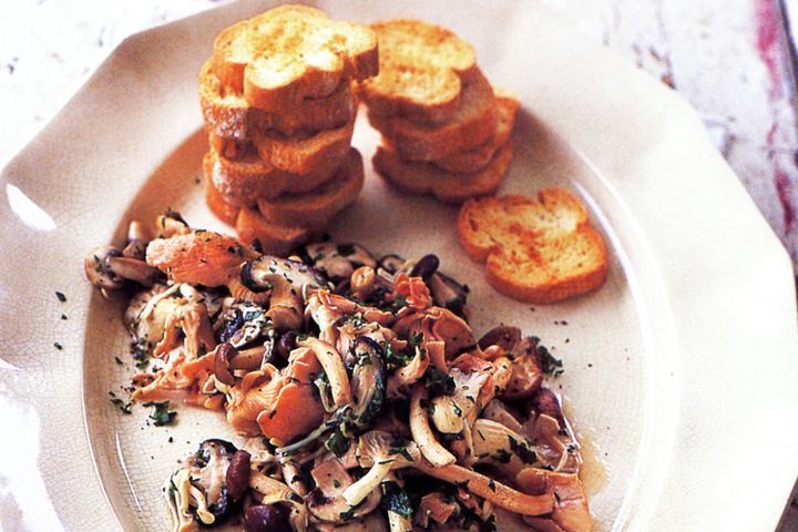 Cooking Vegetarian Wild mushroom crostini