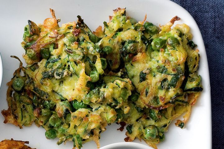 Cooking Vegetarian Zucchini, pea and mint fritters