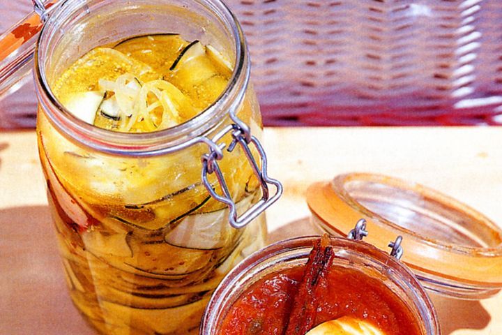 Cooking Vegetarian Zucchini and mustard pickles