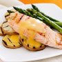 Chargrilled salmon with hollandaise sauce