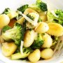 Gnocchi with broccoli and lemon