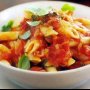 Penne with tomato and basil sauce