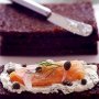 Smoked salmon with pumpernickel